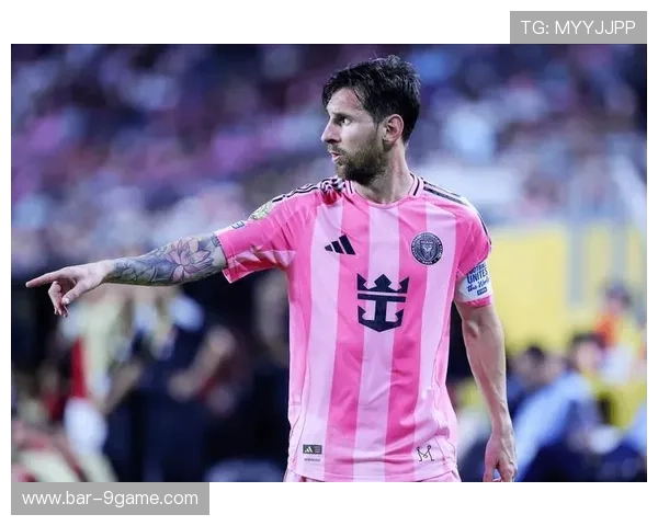 两大顶级足球球星退赛震动全球体育圈 引发球迷热议与媒体关注