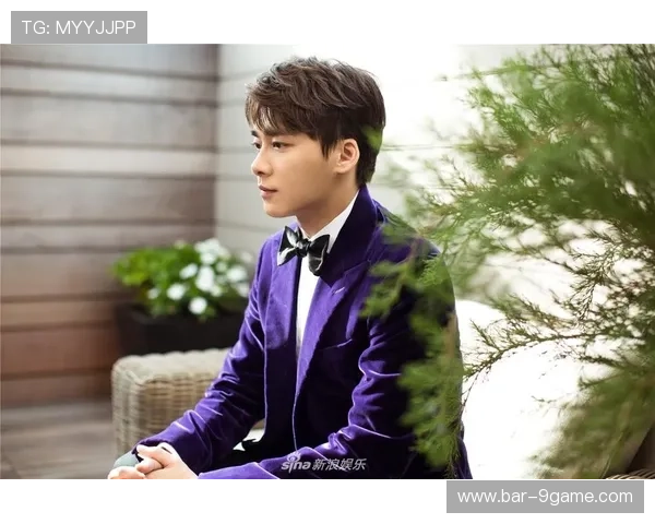 北面羽绒服与足球球星时尚穿搭解析打造冬季运动潮流新风尚