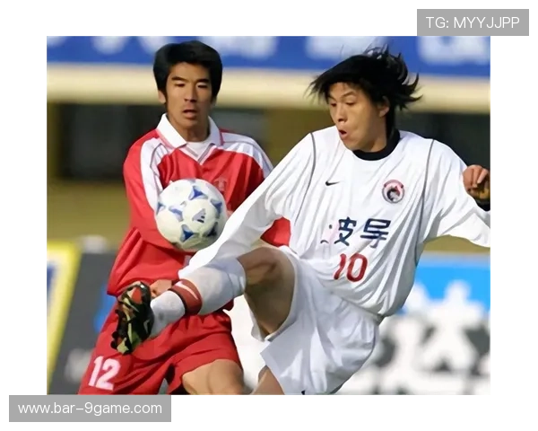 国足球星妻子同样是运动员 他们携手拼搏为家庭和事业打拼