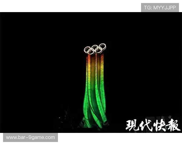 足球巨星跃动光影中：抽象艺术呈现的灵动与力量之美