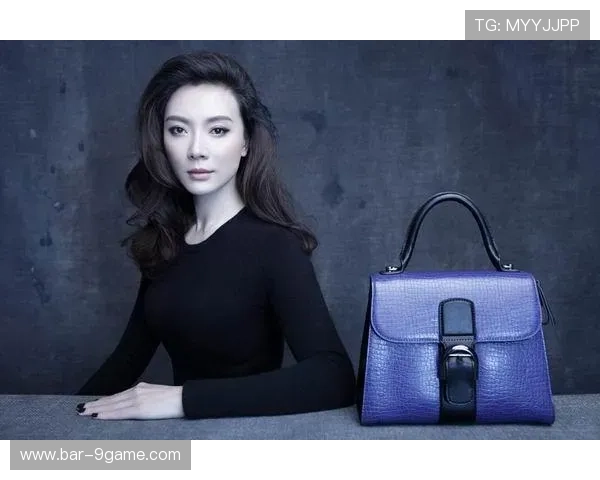 跟随足球明星的时尚脚步打破穿搭界限，尽享独特魅力与潮流风尚